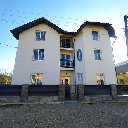 Bed and Breakfast Harmony à Lazeshchyna Extérieur photo